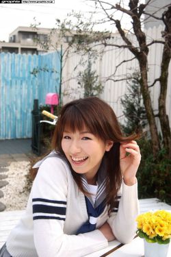 山岸逢花